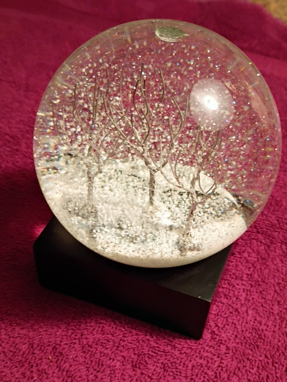Very Collectable COOL SNOWGLOBES Globe with Silver & White Winter Woods Scene